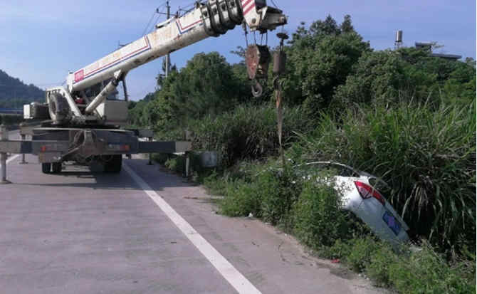 留坝重载吊车救援